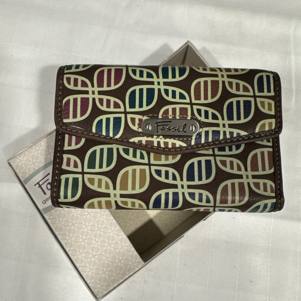 Fossil Multi Colored Vintage Leather Tri-Fold Wallet with fossil design New